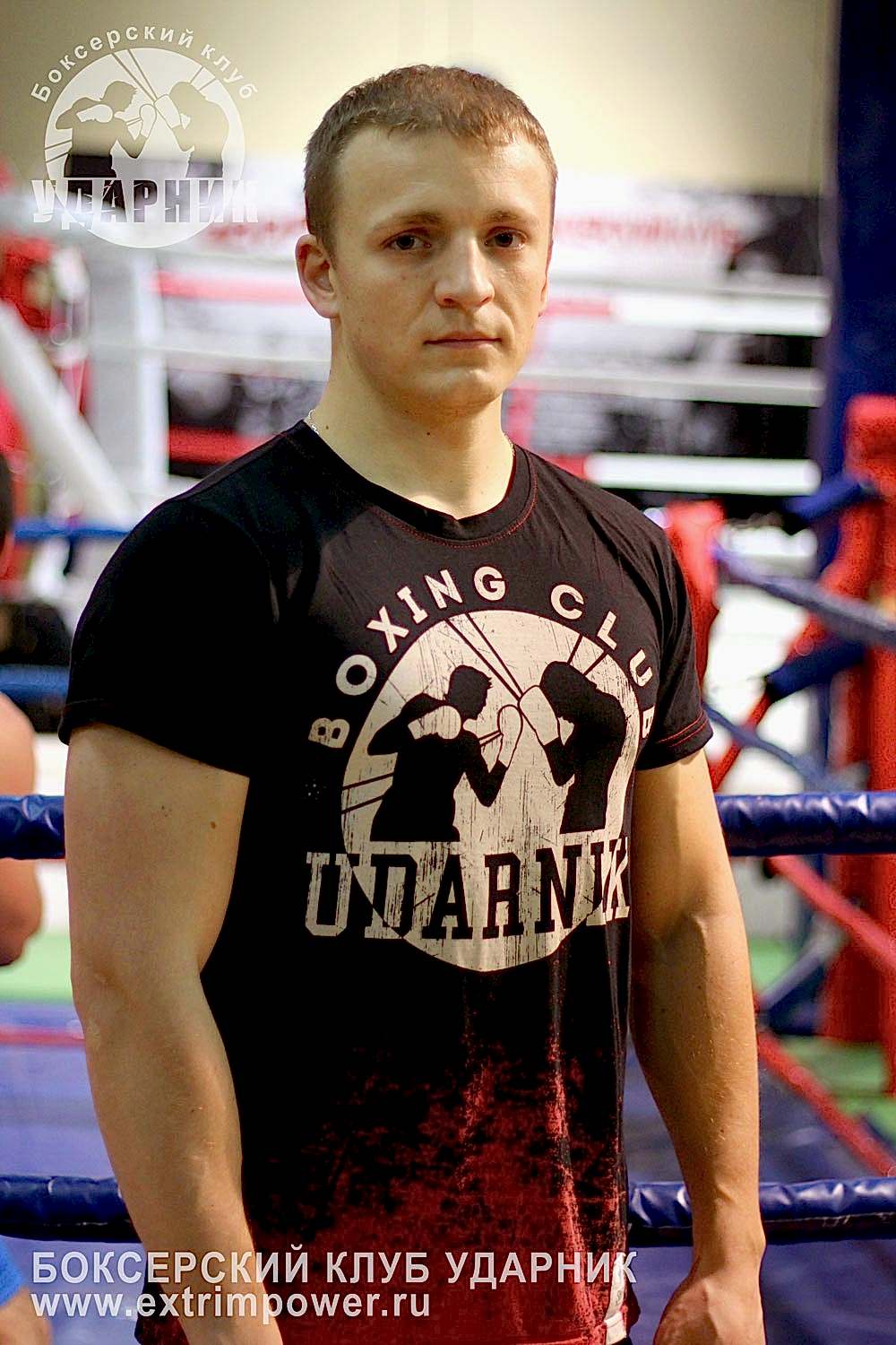 Тренер по боксу и ФитБоксу Олег Мельник.